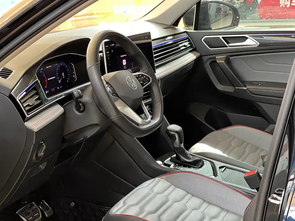 Volkswagen Volkswagen Tiguan L 2022 330TSI Automatic 2WD R-Line Flagship Edition 2021 - thumbnail 4