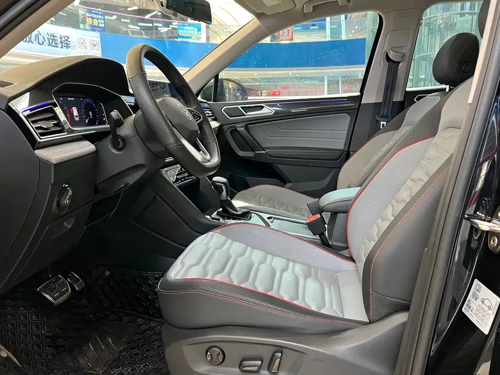 Volkswagen Volkswagen Tiguan L 2022 330TSI Automatic 2WD R-Line Flagship Edition 2021 - thumbnail 5