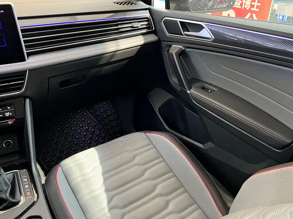 Volkswagen Volkswagen Tiguan L 2022 330TSI Automatic 2WD R-Line Flagship Edition 2021 - thumbnail 10