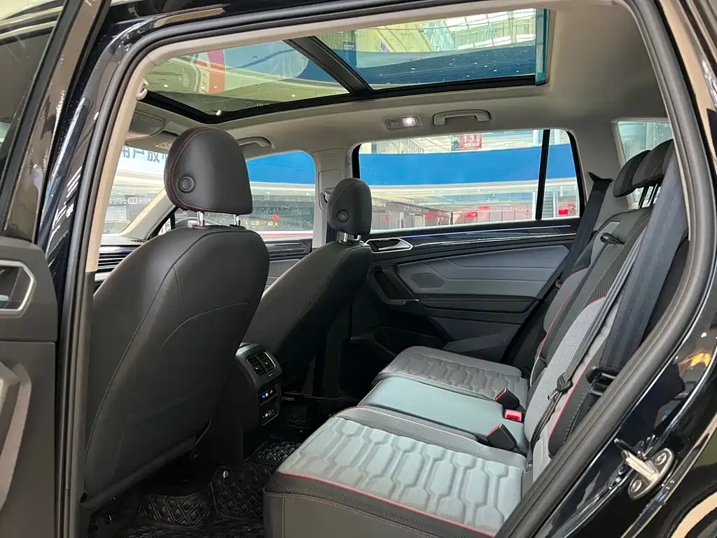 Volkswagen Volkswagen Tiguan L 2022 330TSI Automatic 2WD R-Line Flagship Edition 2021 - thumbnail 11