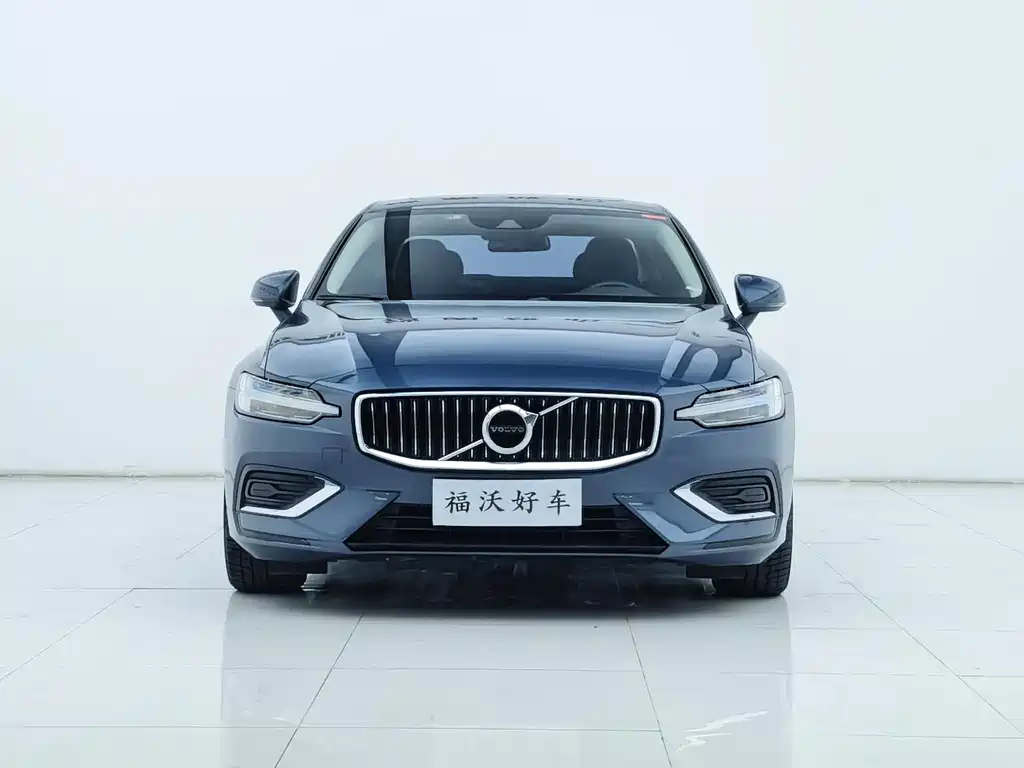 Volvo Volvo S60 2022 B4 R-Design Luxury 2022 - thumbnail 2