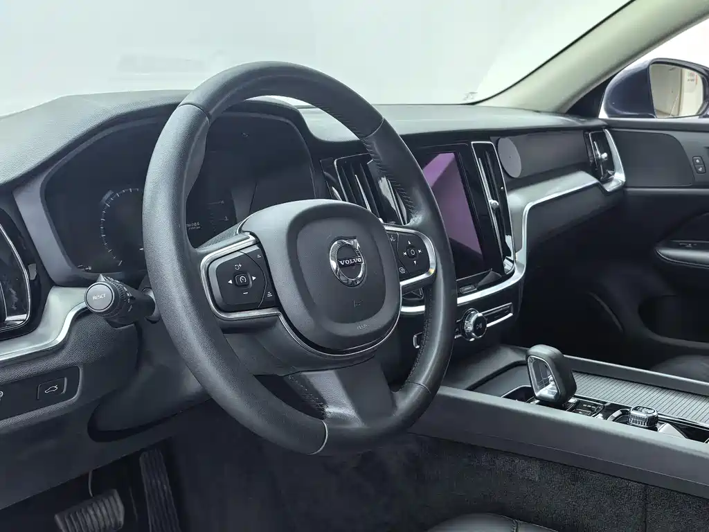 Volvo Volvo S60 2022 B4 R-Design Luxury 2022 - thumbnail 9