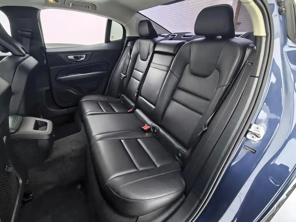 Volvo Volvo S60 2022 B4 R-Design Luxury 2022 - thumbnail 13