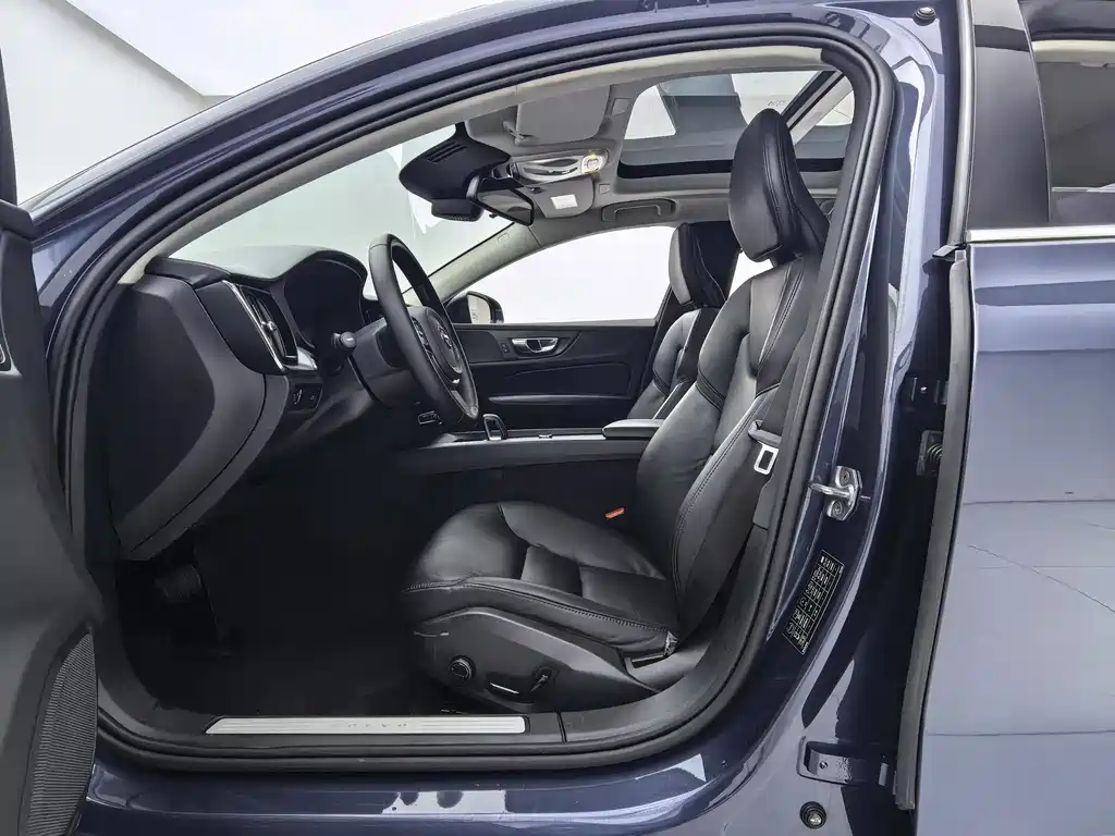 Volvo Volvo S60 2022 B4 R-Design Luxury 2022 - thumbnail 15