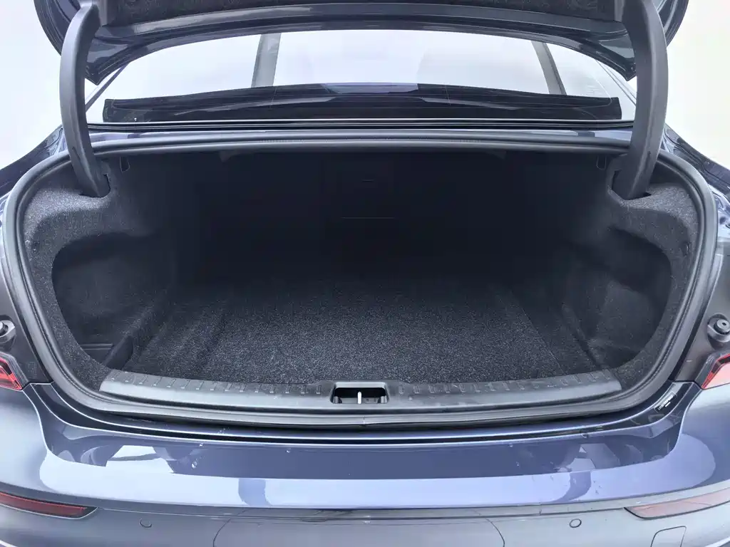 Volvo Volvo S60 2022 B4 R-Design Luxury 2022 - thumbnail 25