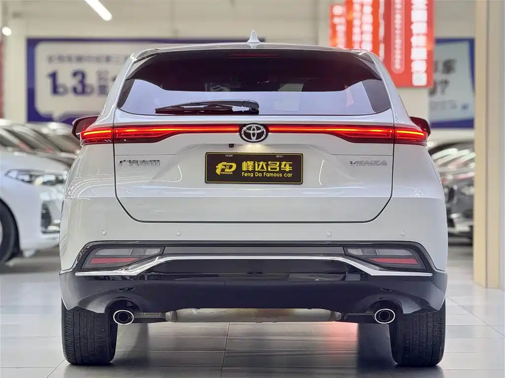 Toyota Venza 2023 2.0L CVT AWD Luxury Edition 2024 - thumbnail 3