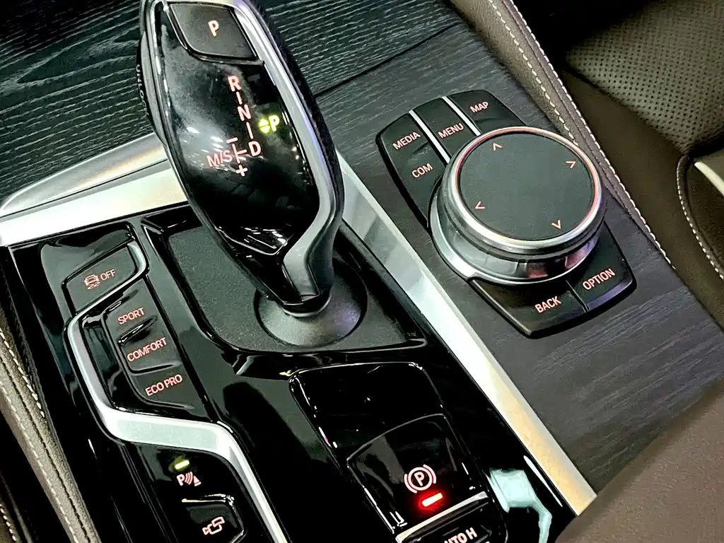 BMW BMW 5 Series 2022 Model Update 2 530Li Premium M Sport Package 2022 - thumbnail 9