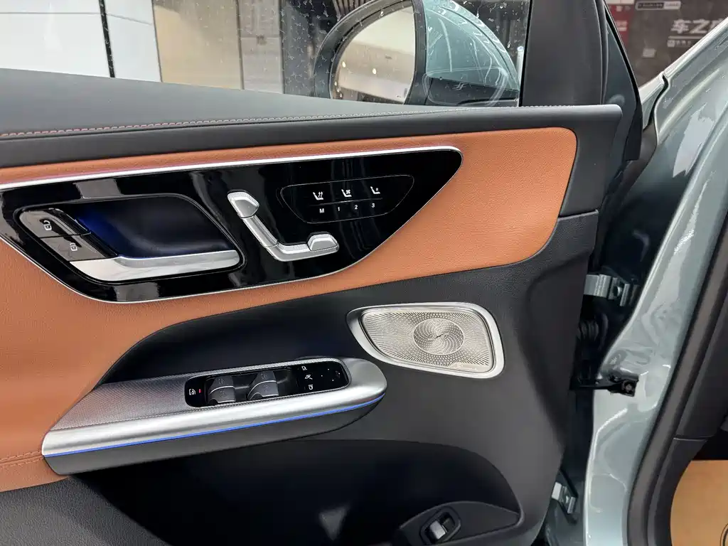 Mercedes-Benz Mercedes-Benz GLC 2025 GLC 300 L 4MATIC Luxury 5-Seat 2024 - thumbnail 7
