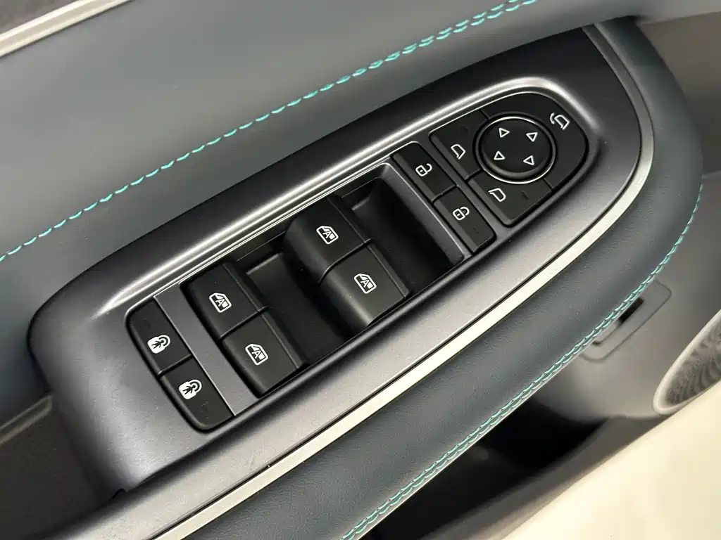 BYD Hai Shi 07 DM-i 2025 150 Navigator+ Edition 2025 - thumbnail 16