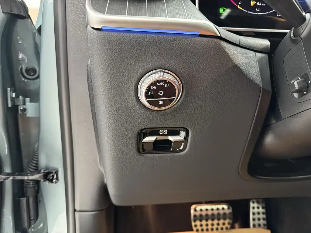 Mercedes-Benz Mercedes-Benz GLC 2025 GLC 300 L 4MATIC Luxury 5-Seat 2024 - thumbnail 9
