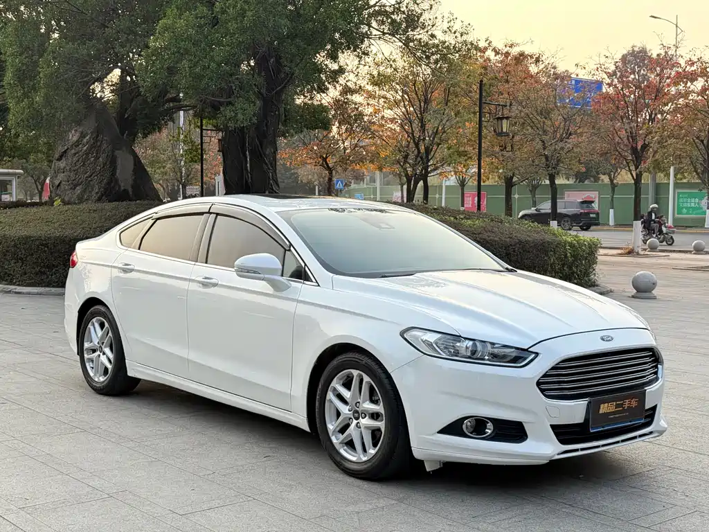 Ford Mondeo 2013 1.5L GTDi180 Fashion Edition 2014 - thumbnail 3