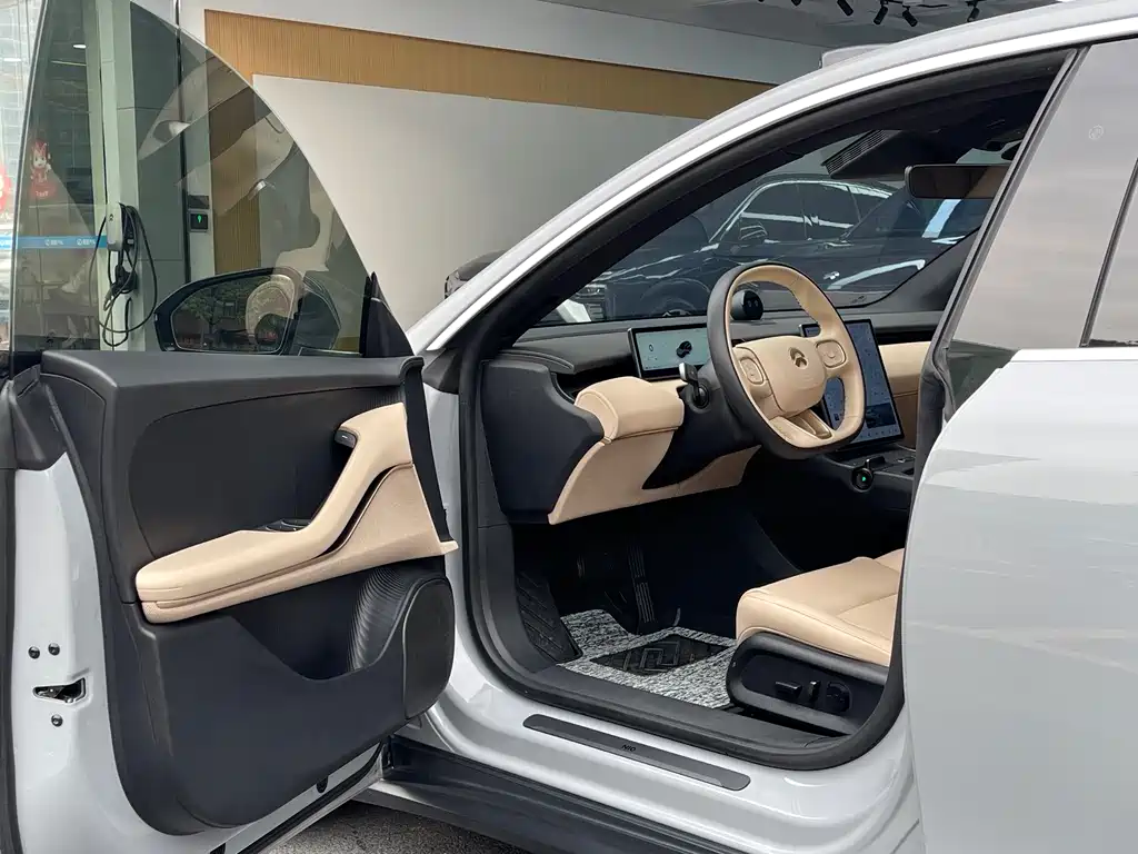 NIO NIO ET5T 2023 75kWh Touring 2023 - thumbnail 17