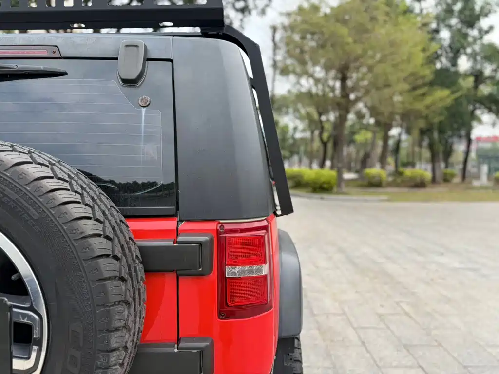Beijing Off-Road Beijing Off-road BJ40 2016 40L 2.3T Automatic 4WD Premium Edition 2017 - thumbnail 17