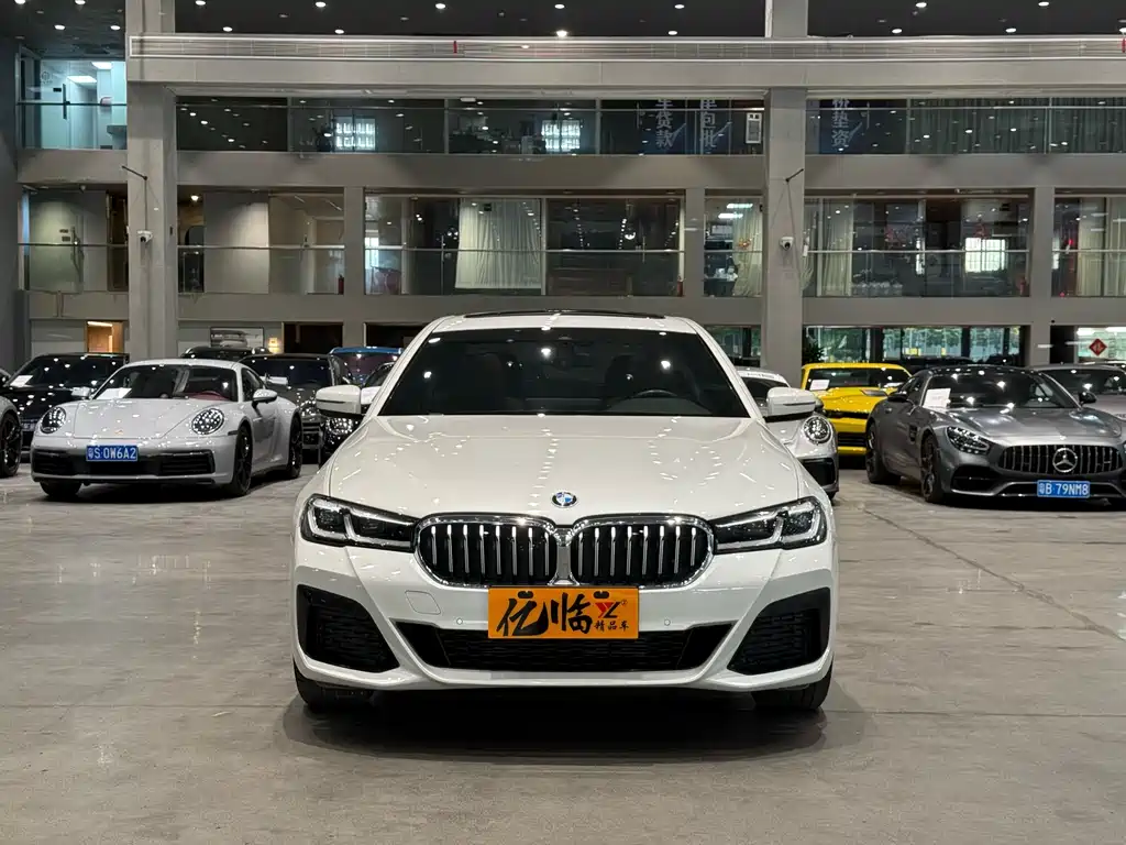 BMW BMW 5 Series 2022 Model Update II 525Li M Sport Package 2022 - thumbnail 2