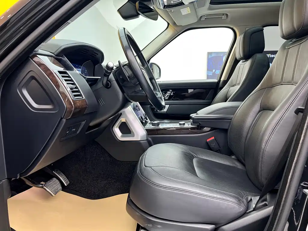 Land Rover Range Rover 2021 3.0 L6 Heritage Edition 2022 - thumbnail 3
