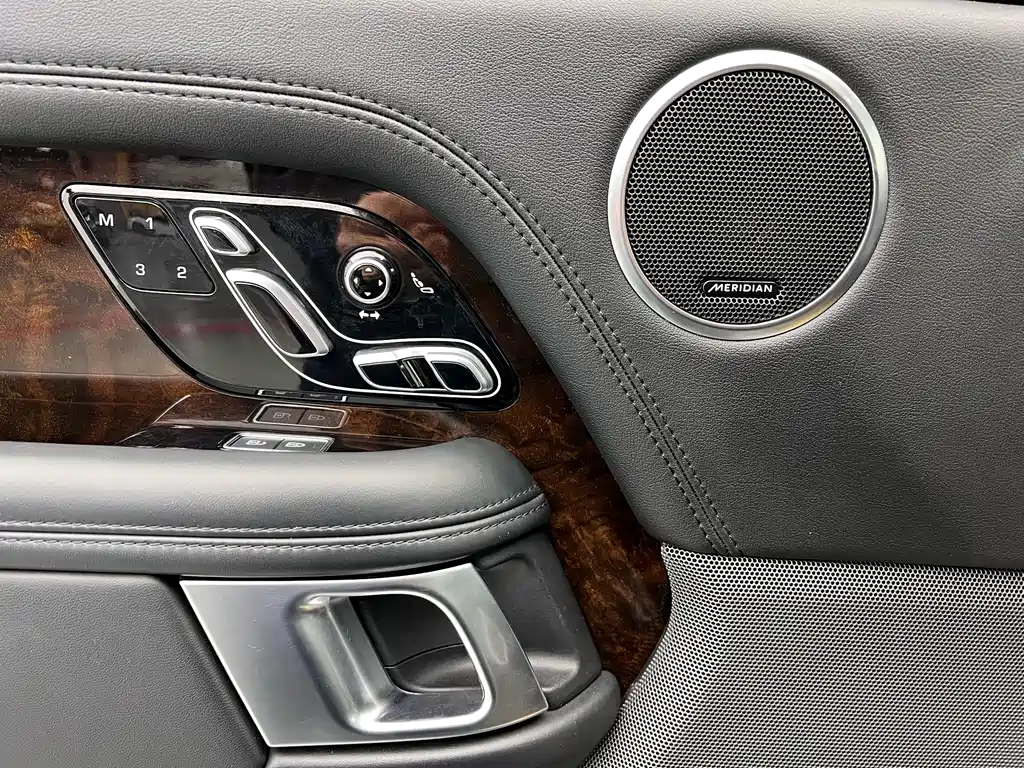 Land Rover Range Rover 2021 3.0 L6 Heritage Edition 2022 - thumbnail 7