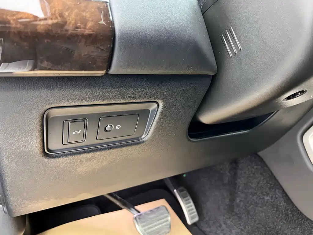 Land Rover Range Rover 2021 3.0 L6 Heritage Edition 2022 - thumbnail 8