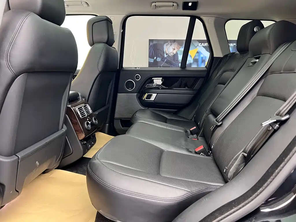 Land Rover Range Rover 2021 3.0 L6 Heritage Edition 2022 - thumbnail 9