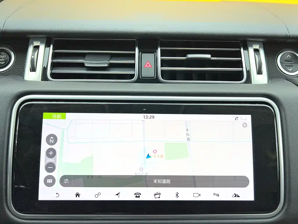 Land Rover Range Rover 2021 3.0 L6 Heritage Edition 2022 - thumbnail 19