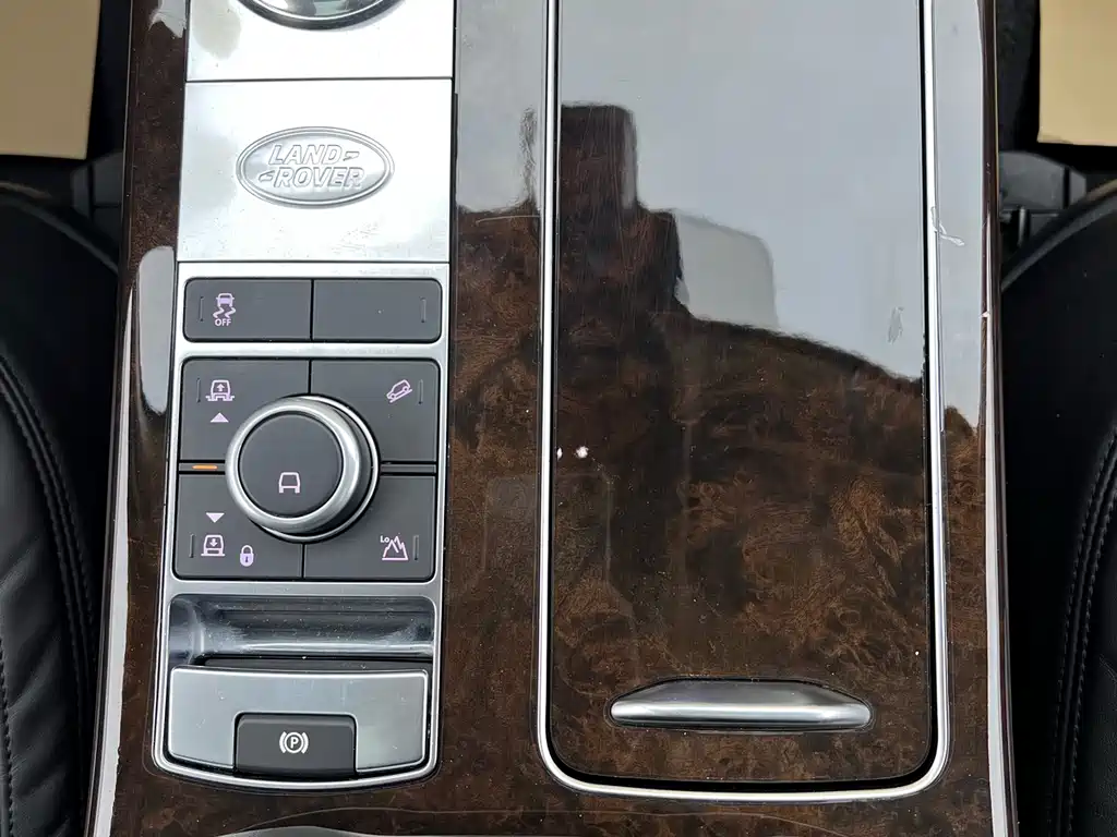 Land Rover Range Rover 2021 3.0 L6 Heritage Edition 2022 - thumbnail 27