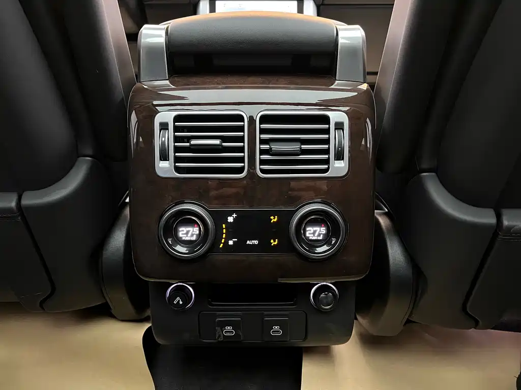 Land Rover Range Rover 2021 3.0 L6 Heritage Edition 2022 - thumbnail 29