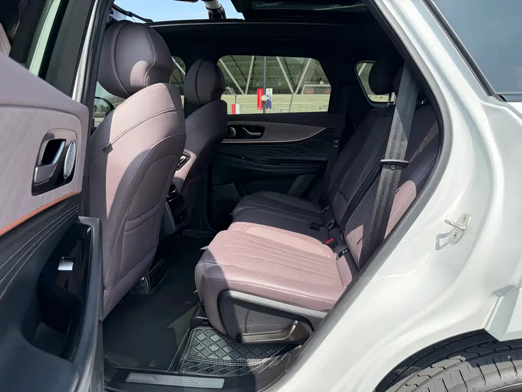 Chery Tiggo 9 2025 2.0T Automatic 2WD Premium Edition 5-seater 2025 - thumbnail 13