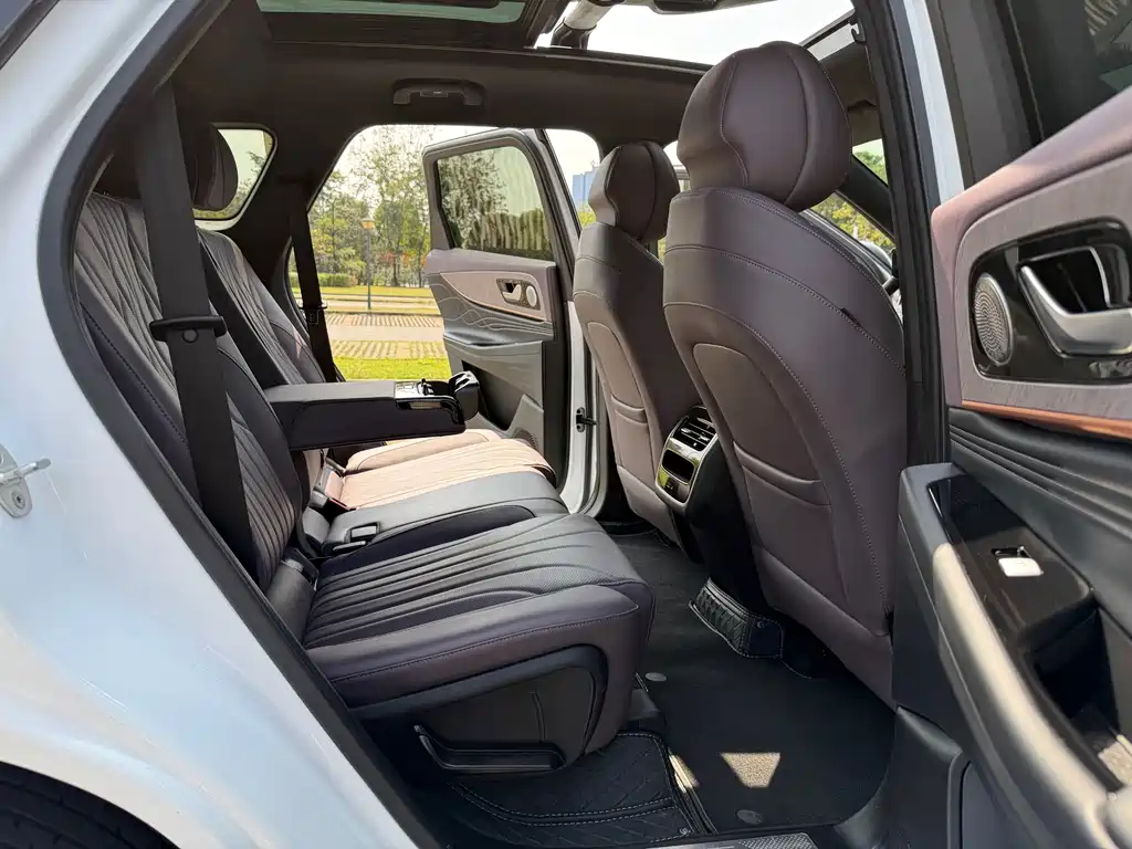 Chery Tiggo 9 2025 2.0T Automatic 2WD Premium Edition 5-seater 2025 - thumbnail 14