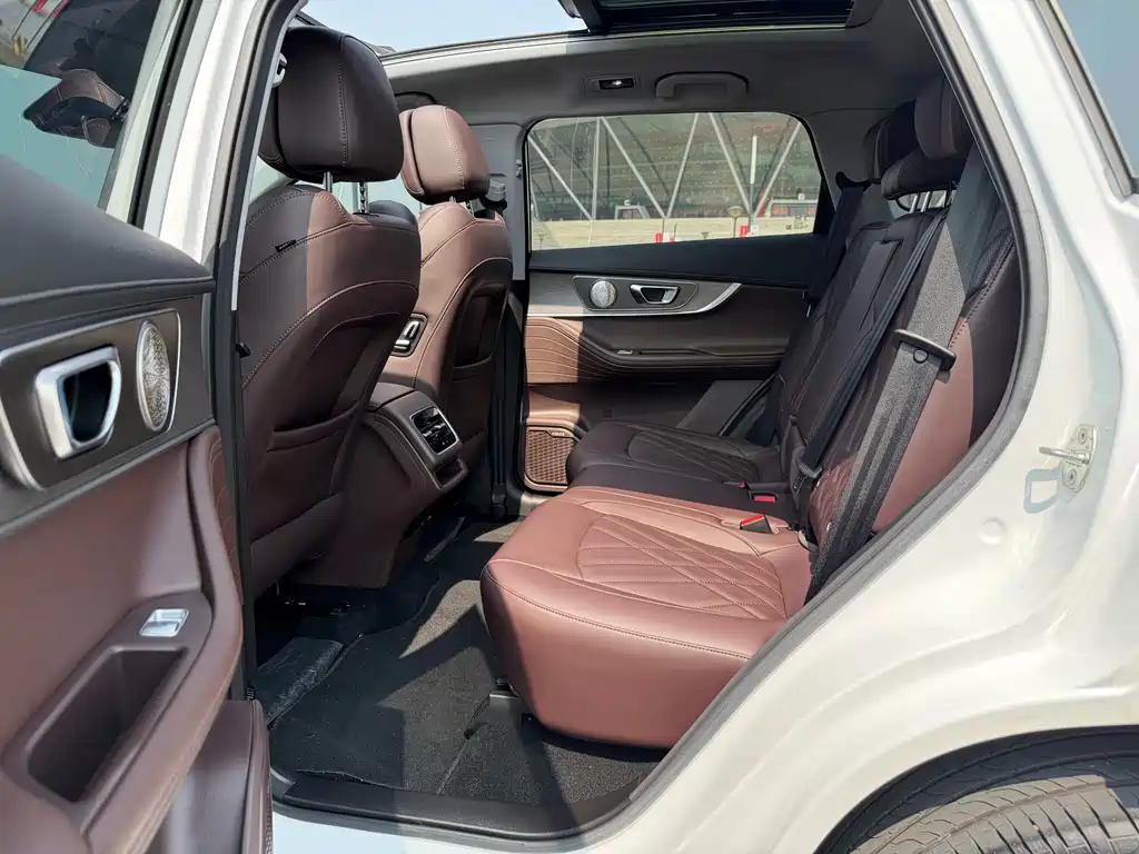 Chery Chery Tiggo 8 Pro 2024 Champion Edition 290T 2WD Peak Version 7-seater 2024 - thumbnail 13