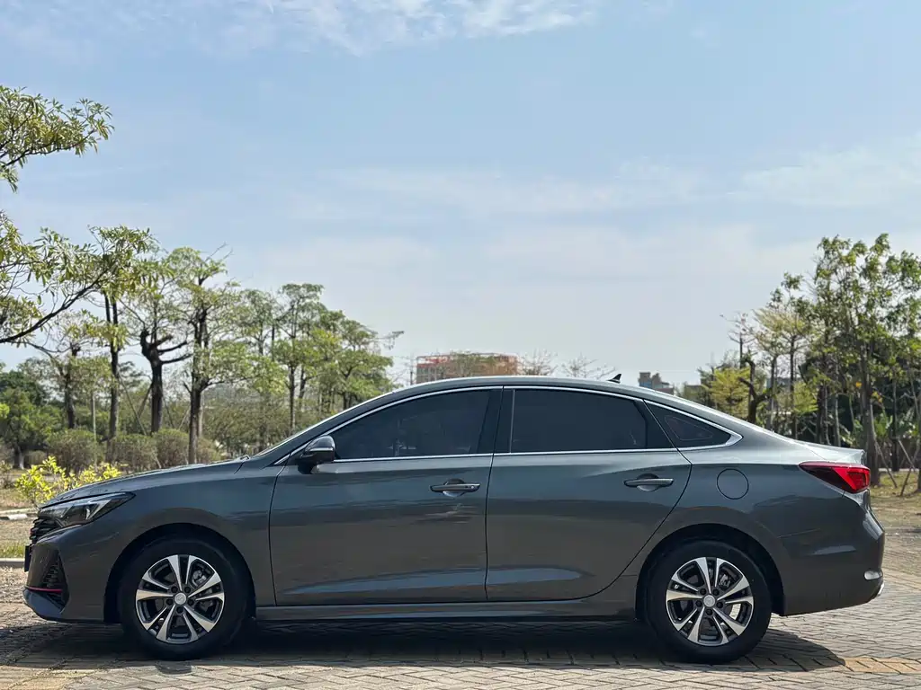 Changan Yidong 2023 Plus Blue Whale NE 1.4T GDI DCT Premium Edition 2024 - thumbnail 9