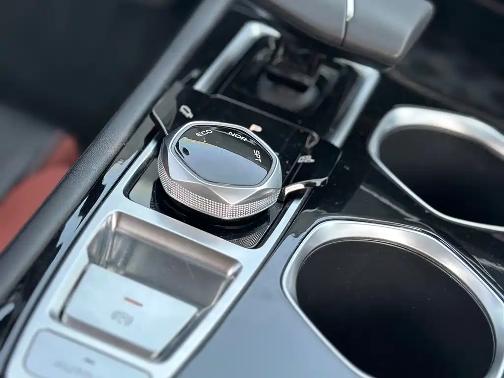 Changan Yidong 2023 Plus Blue Whale NE 1.4T GDI DCT Premium Edition 2024 - thumbnail 19