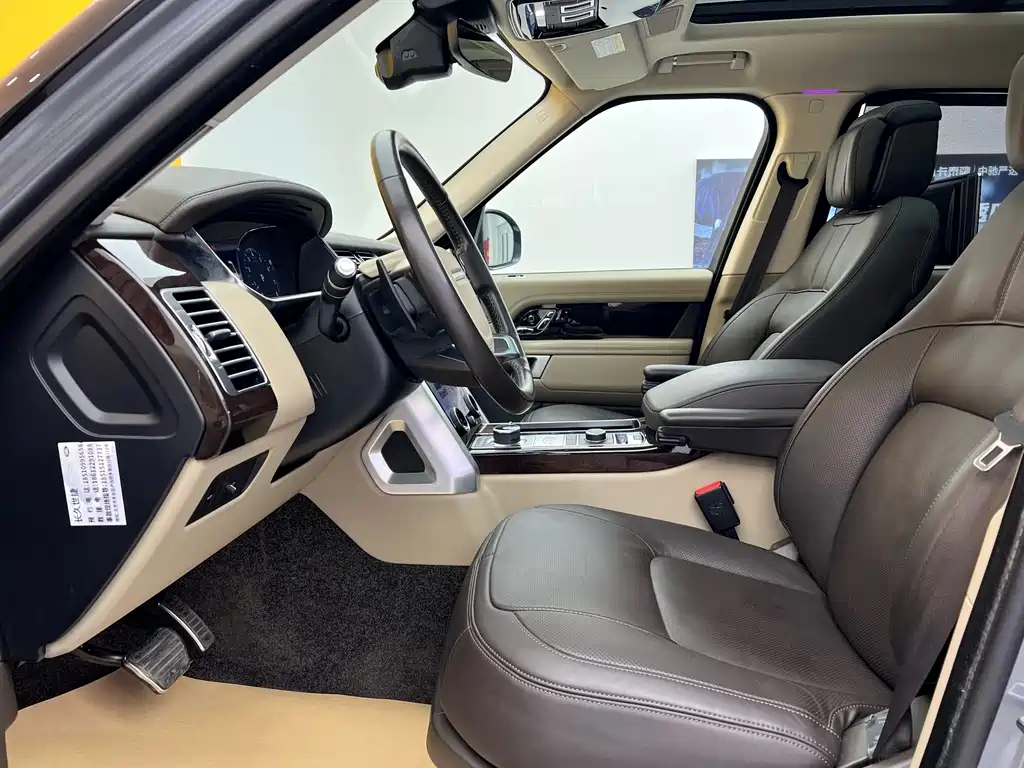 Land Rover Range Rover 2022 3.0 L6 400PS Autobiography Long Wheelbase Classic Edition 2022 - thumbnail 3