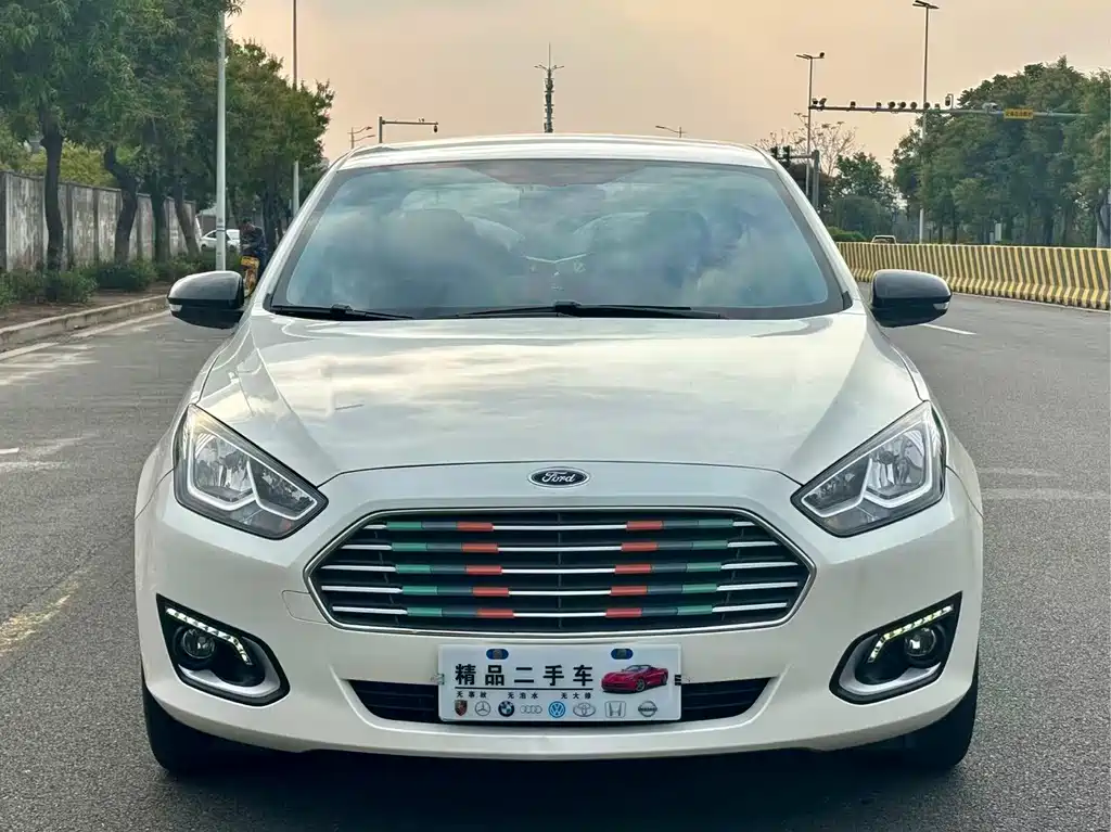 Ford Ford Focus 2019 Facelift 1.5L Automatic Style Edition国VI 2021 - thumbnail 2