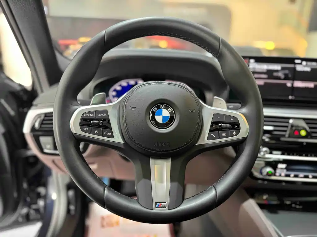 BMW BMW 5 Series Import 2022 Model Facelift 540i Style Edition M Sport Package 2023 - thumbnail 11