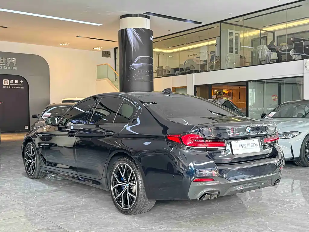 BMW BMW 5 Series Import 2022 Model Facelift 540i Style Edition M Sport Package 2023 - thumbnail 19