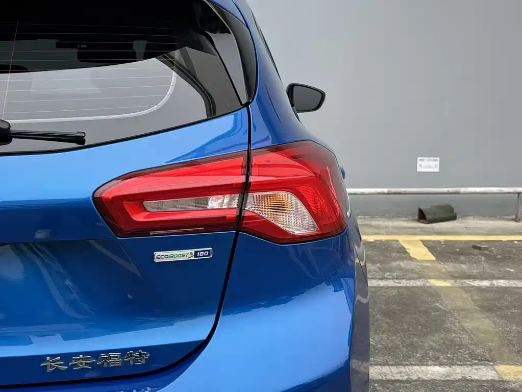 Ford Ford Focus 2021 Hatchback EcoBoost 180 Automatic ST Line 2021 - thumbnail 8