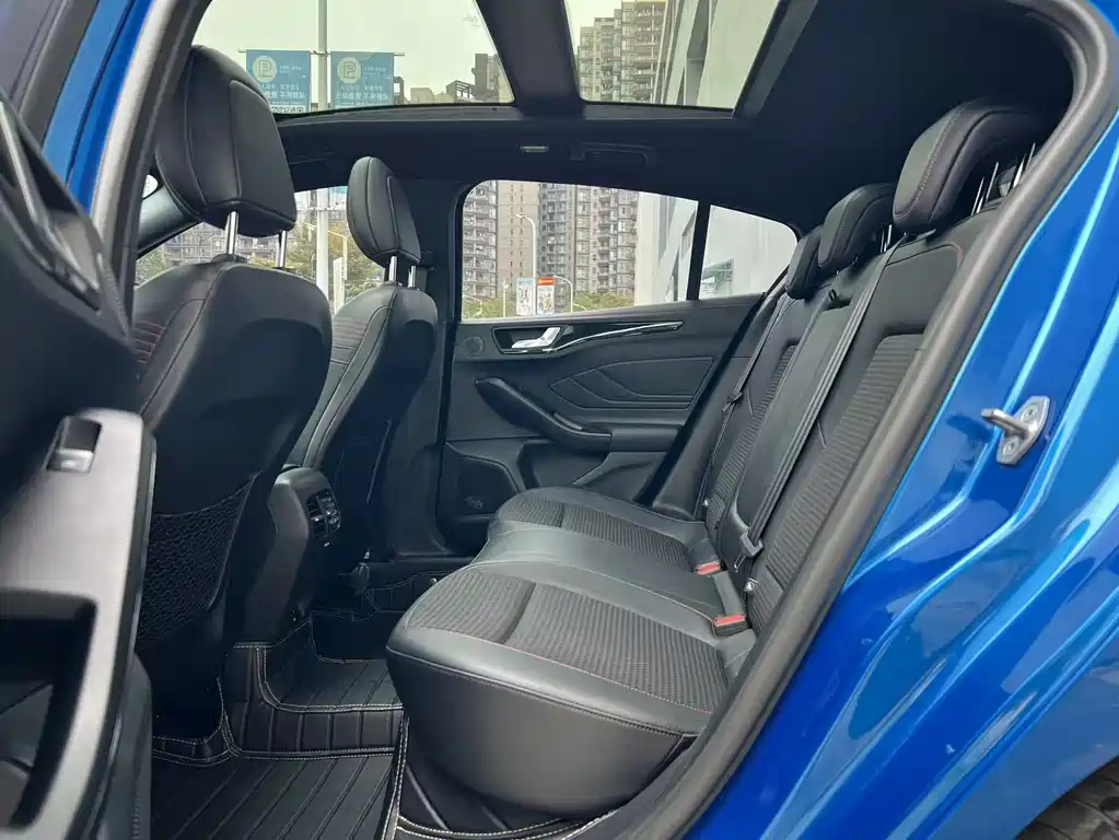 Ford Ford Focus 2021 Hatchback EcoBoost 180 Automatic ST Line 2021 - thumbnail 28
