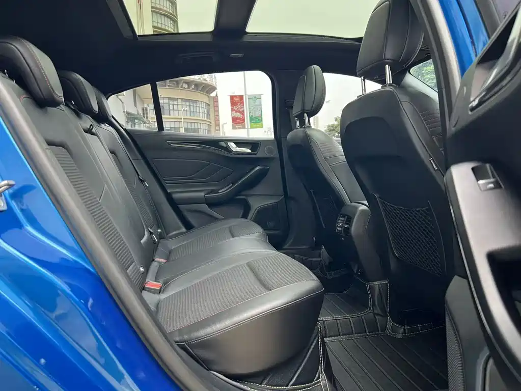 Ford Ford Focus 2021 Hatchback EcoBoost 180 Automatic ST Line 2021 - thumbnail 30