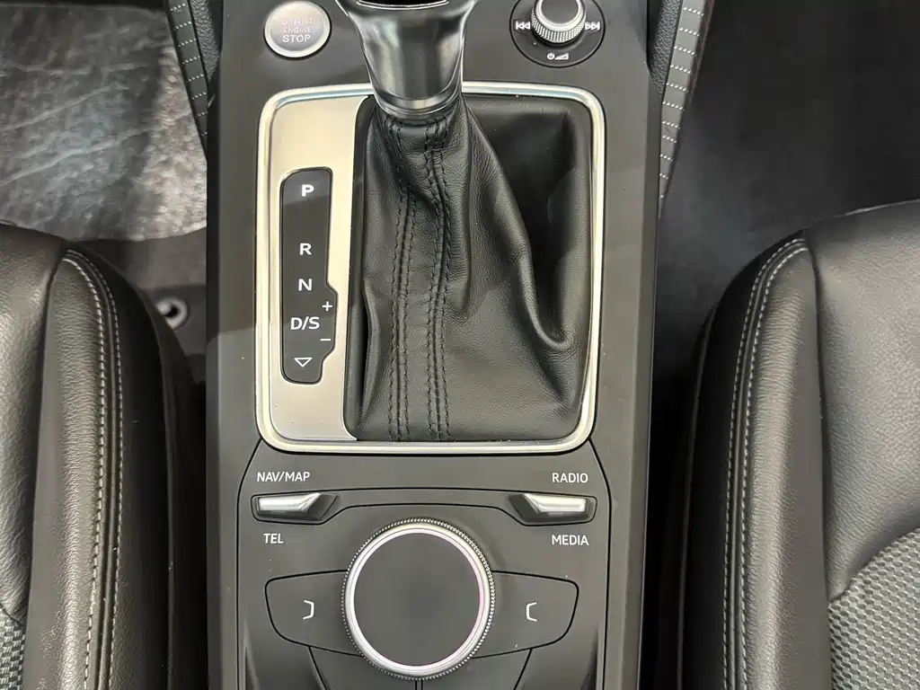 Audi Audi Q2L 2020 35 TFSI Fashion Elegant Edition 2020 - thumbnail 24