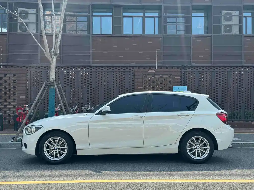 BMW BMW 1 Series Import 2013 Model Facelift 118i Leading Edition 2015 - thumbnail 3