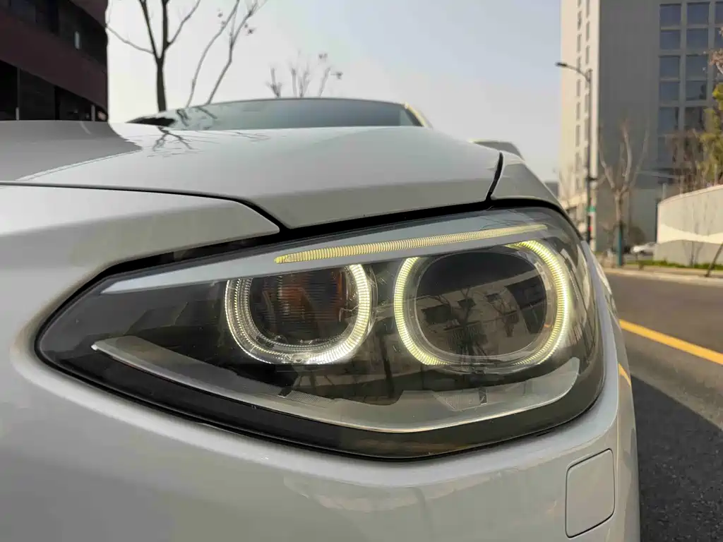 BMW BMW 1 Series Import 2013 Model Facelift 118i Leading Edition 2015 - thumbnail 4