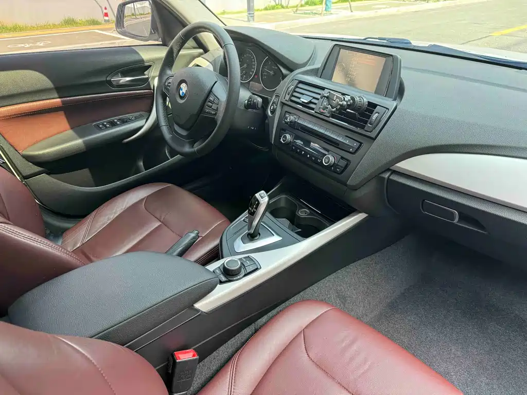 BMW BMW 1 Series Import 2013 Model Facelift 118i Leading Edition 2015 - thumbnail 11