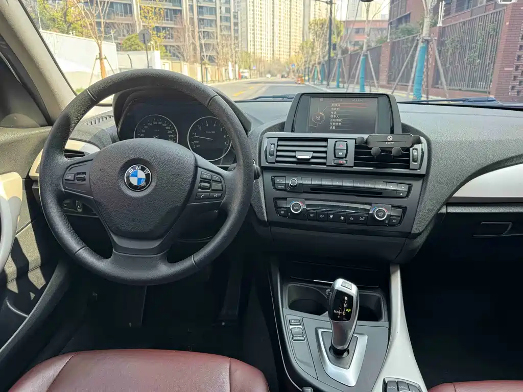 BMW BMW 1 Series Import 2013 Model Facelift 118i Leading Edition 2015 - thumbnail 12