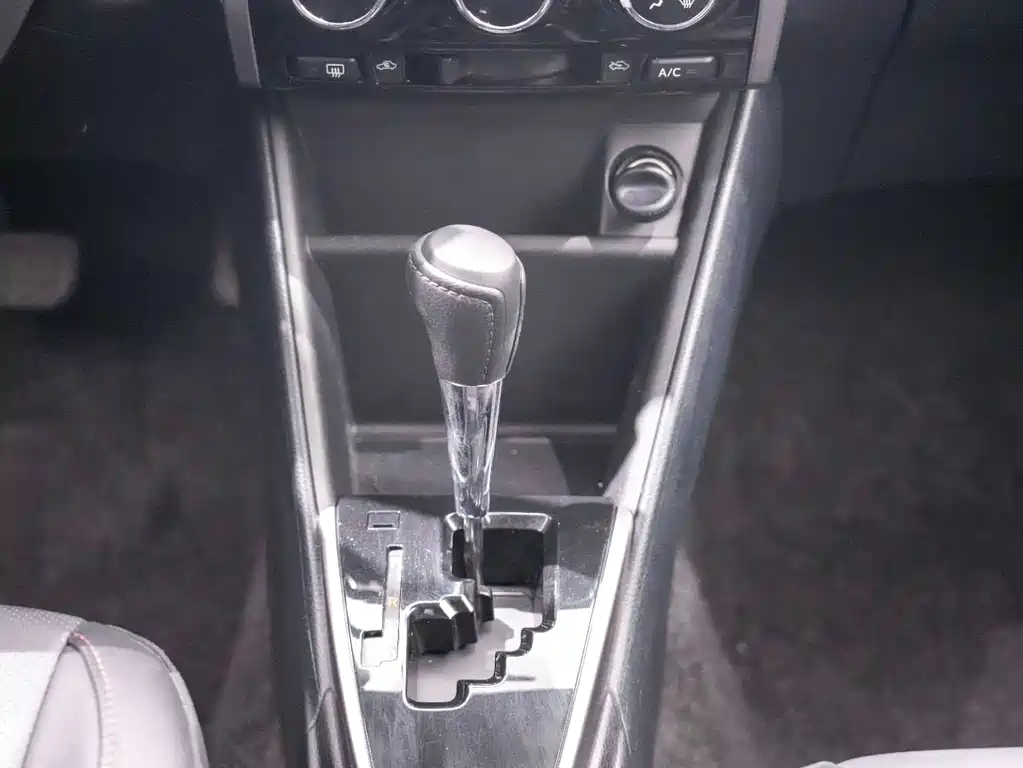 Toyota YARiS L 2022 X 1.5L CVT Luxury PLUS Edition 2022 - thumbnail 14