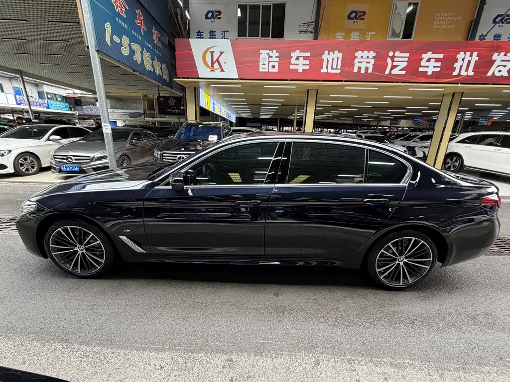 BMW BMW 5 Series 2023 Model Year Facelift 530Li Leading Type M Sport Package 2023 - thumbnail 3
