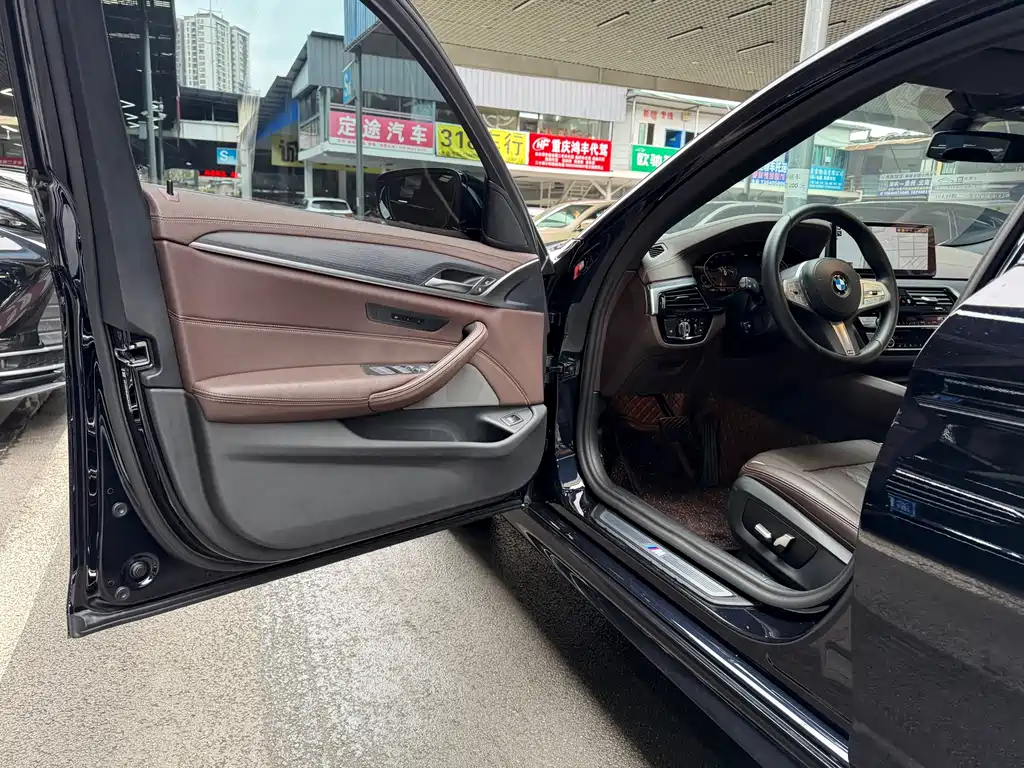 BMW BMW 5 Series 2023 Model Year Facelift 530Li Leading Type M Sport Package 2023 - thumbnail 12