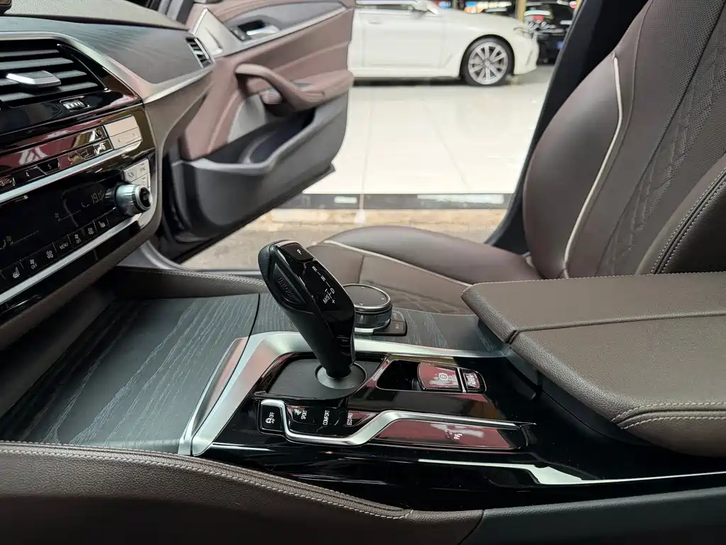 BMW BMW 5 Series 2023 Model Year Facelift 530Li Leading Type M Sport Package 2023 - thumbnail 21