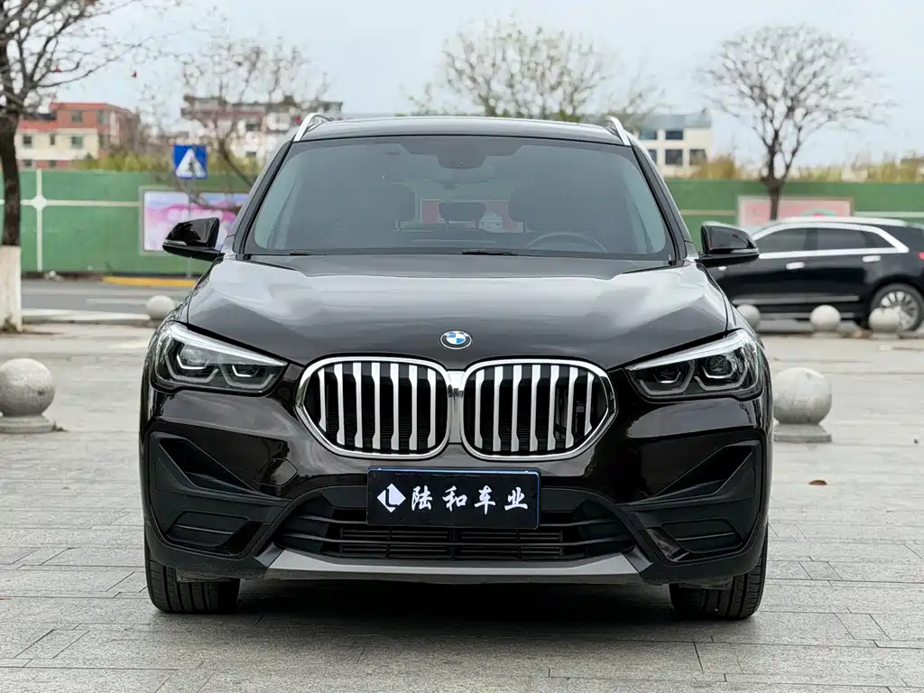 BMW BMW X1 2022 sDrive25Li Leading Edition 2022 - thumbnail 2