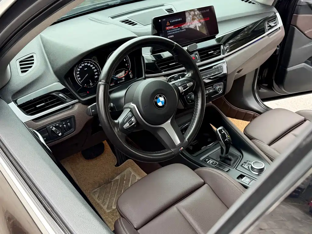 BMW BMW X1 2022 sDrive25Li Leading Edition 2022 - thumbnail 6