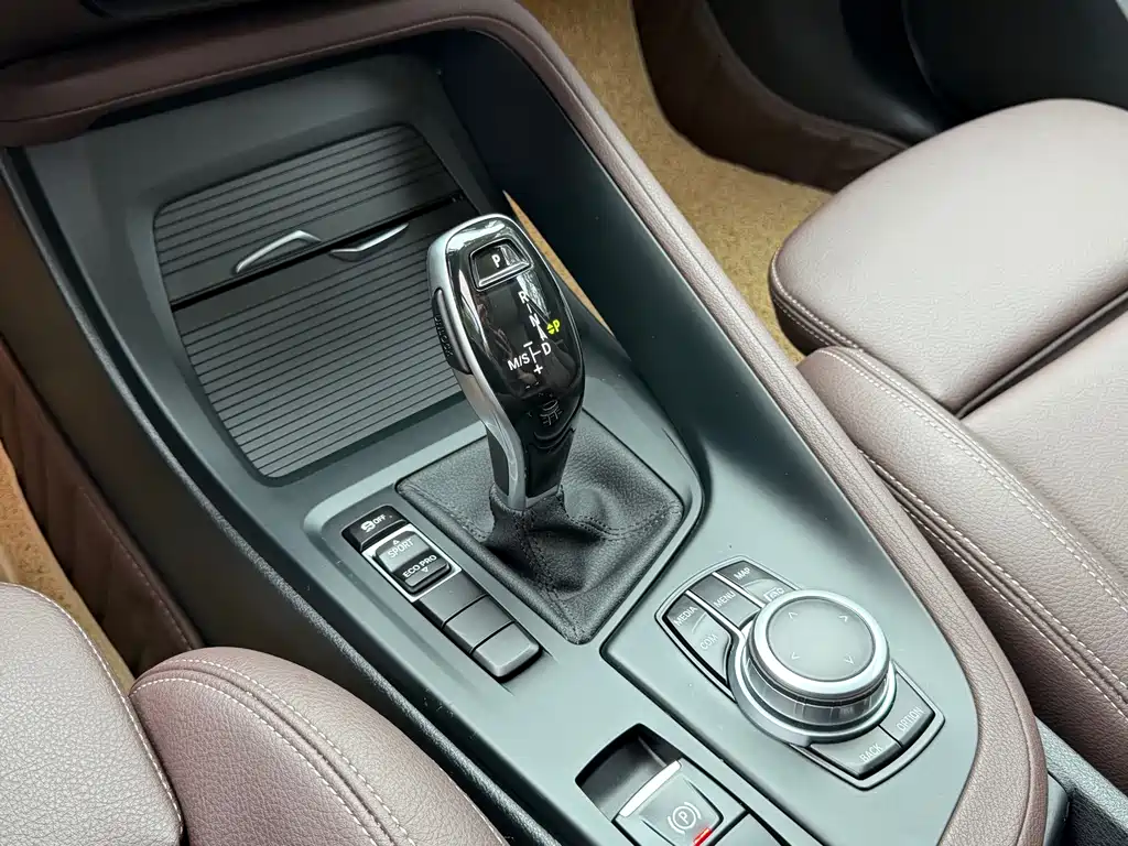 BMW BMW X1 2022 sDrive25Li Leading Edition 2022 - thumbnail 10