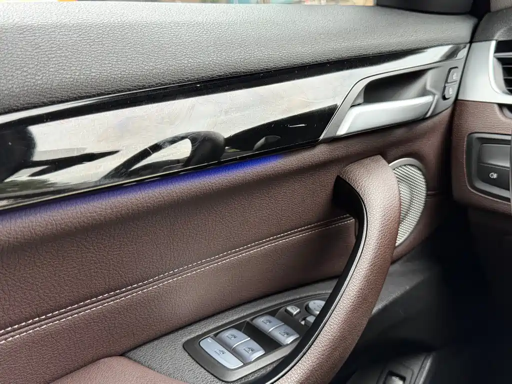 BMW BMW X1 2022 sDrive25Li Leading Edition 2022 - thumbnail 11